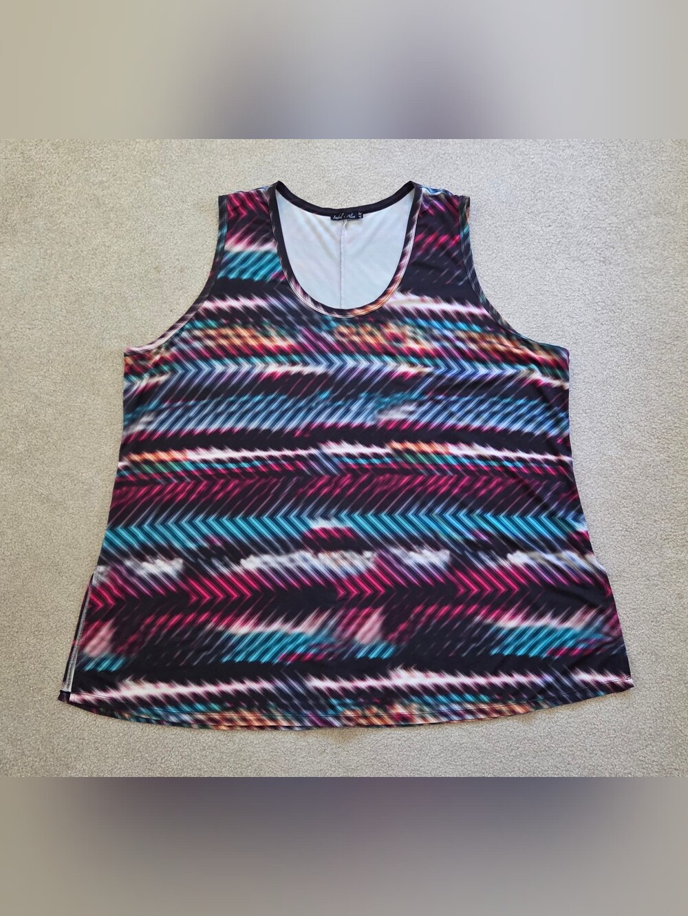 Isabel & Alice Women’s 4X Multicolor Chevron Sleeveless Swing Tank Top
